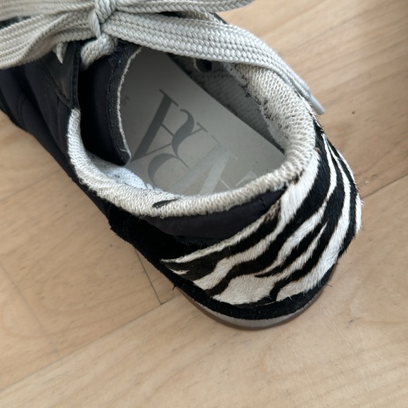 Zara blk/wht suede/zebra sneakers. Size 40. Lightweight. - Picture 4 of 5